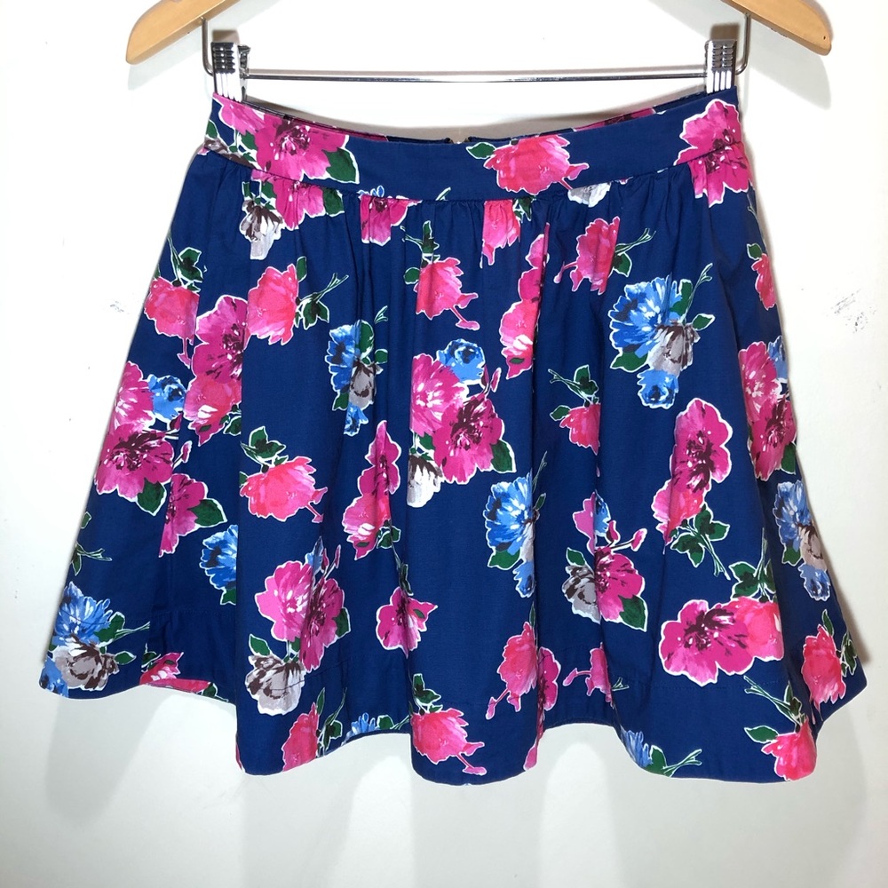 KATE SPADE beautiful floral mini skirt
